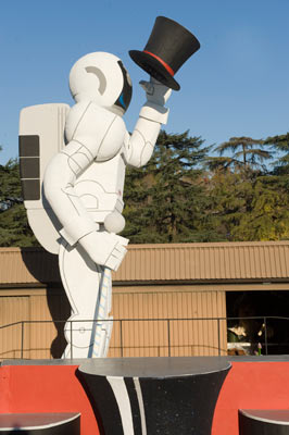 49-foot Tall Honda Asimo Rose Parade Float