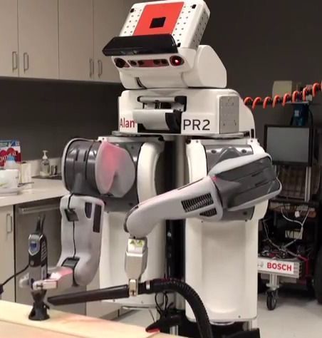 Bosch PR2 using a Dremel: Mobile Manipulators can be used for rapid prototyping