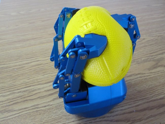 Underactuated 3-finger robot gripper from RobotIQ