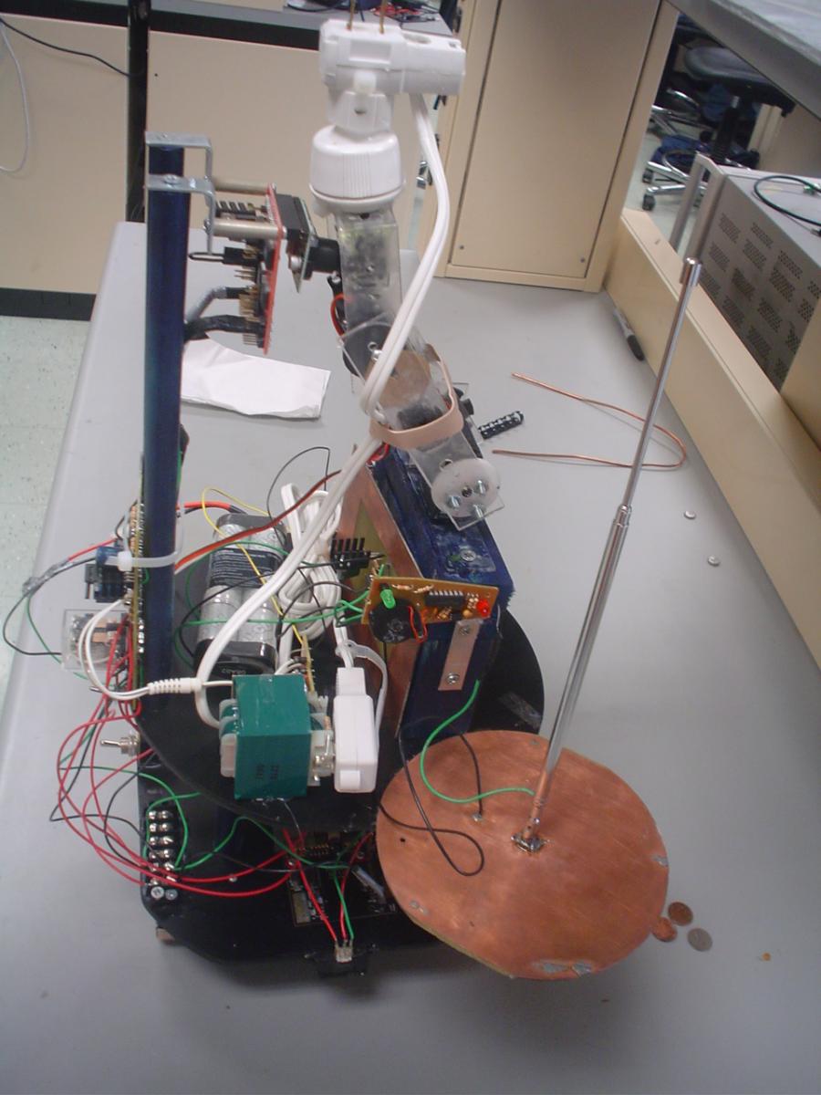 UTPA Electric Field Sensing Robot Plugs Itself In
